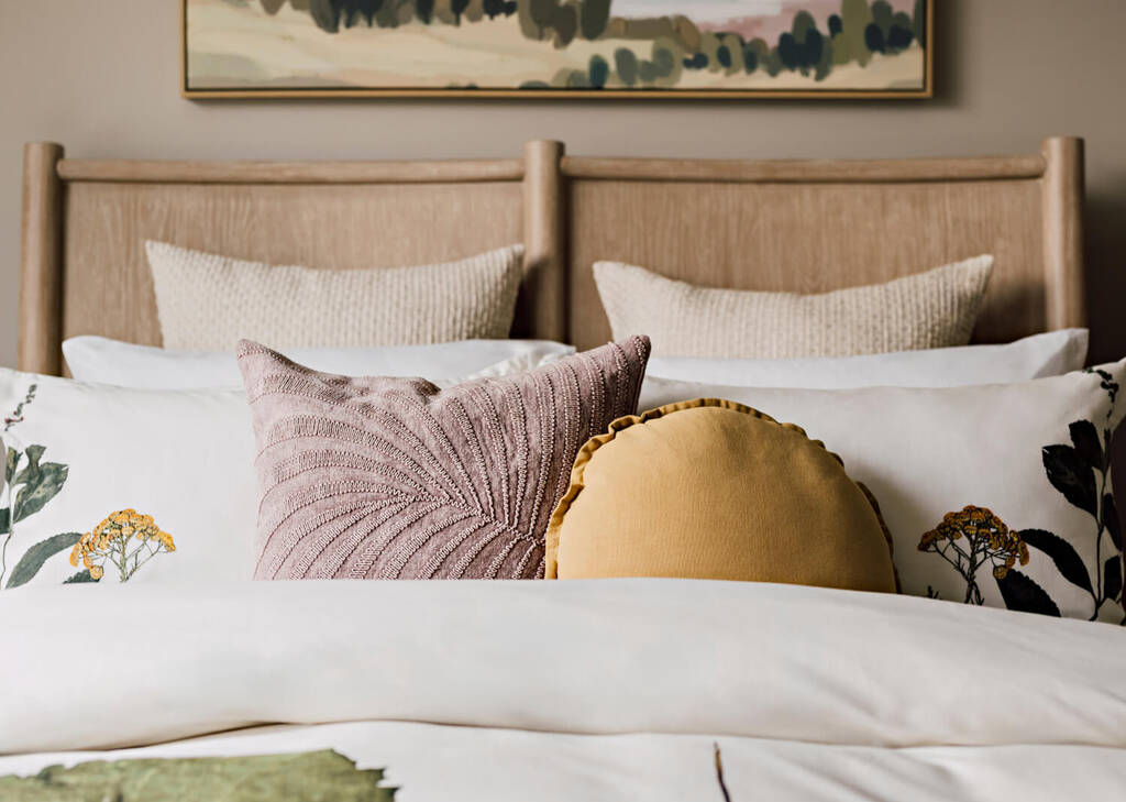 Barclay Bed -Graton Chai, QUEEN